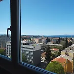 Comfortable With Great And Sea View *