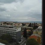 Lägenhet Comfortable With Great And Sea View Split