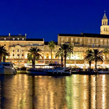 Comfortable With Great And Sea View Split