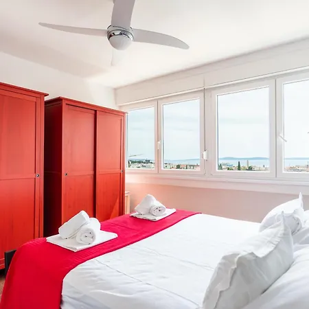 Comfortable With Great And Sea View Apartment