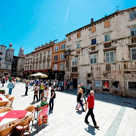 Comfortable With Great And Sea View Split