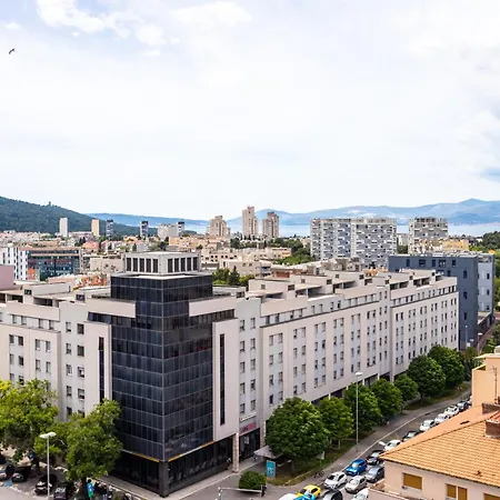 Comfortable With Great And Sea View Apartman Split