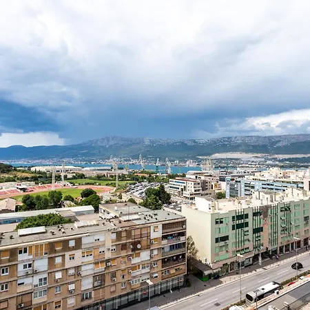 Apartman Comfortable With Great And Sea View Split